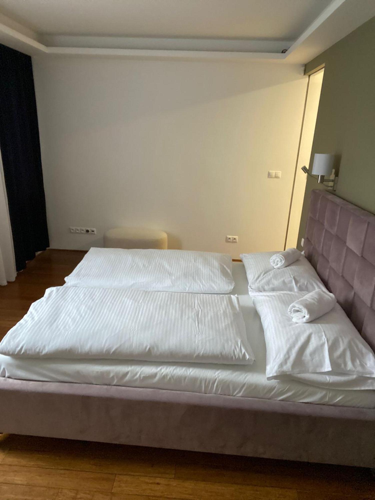 Old Town Apartment Братислава Экстерьер фото