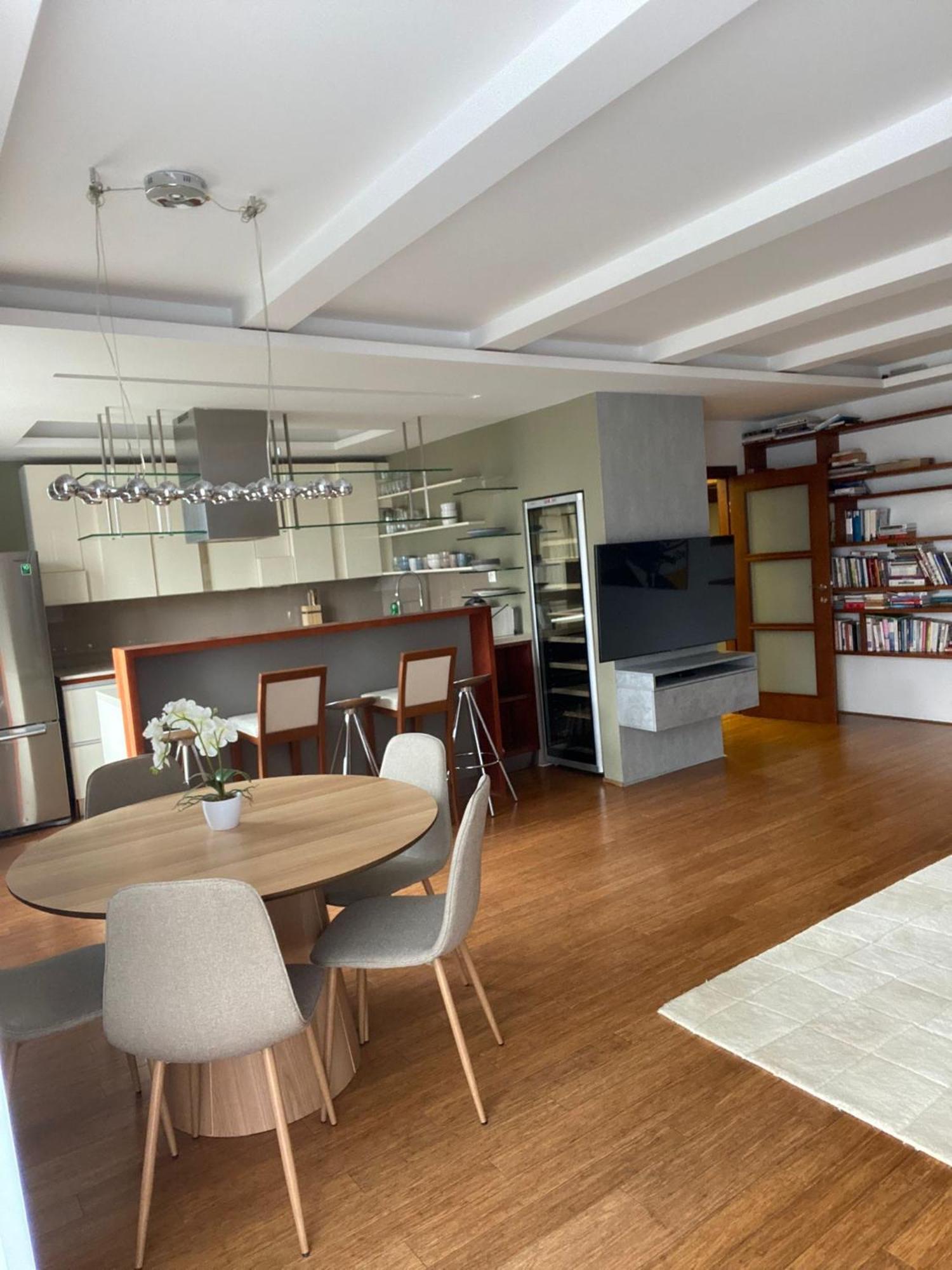 Old Town Apartment Братислава Экстерьер фото