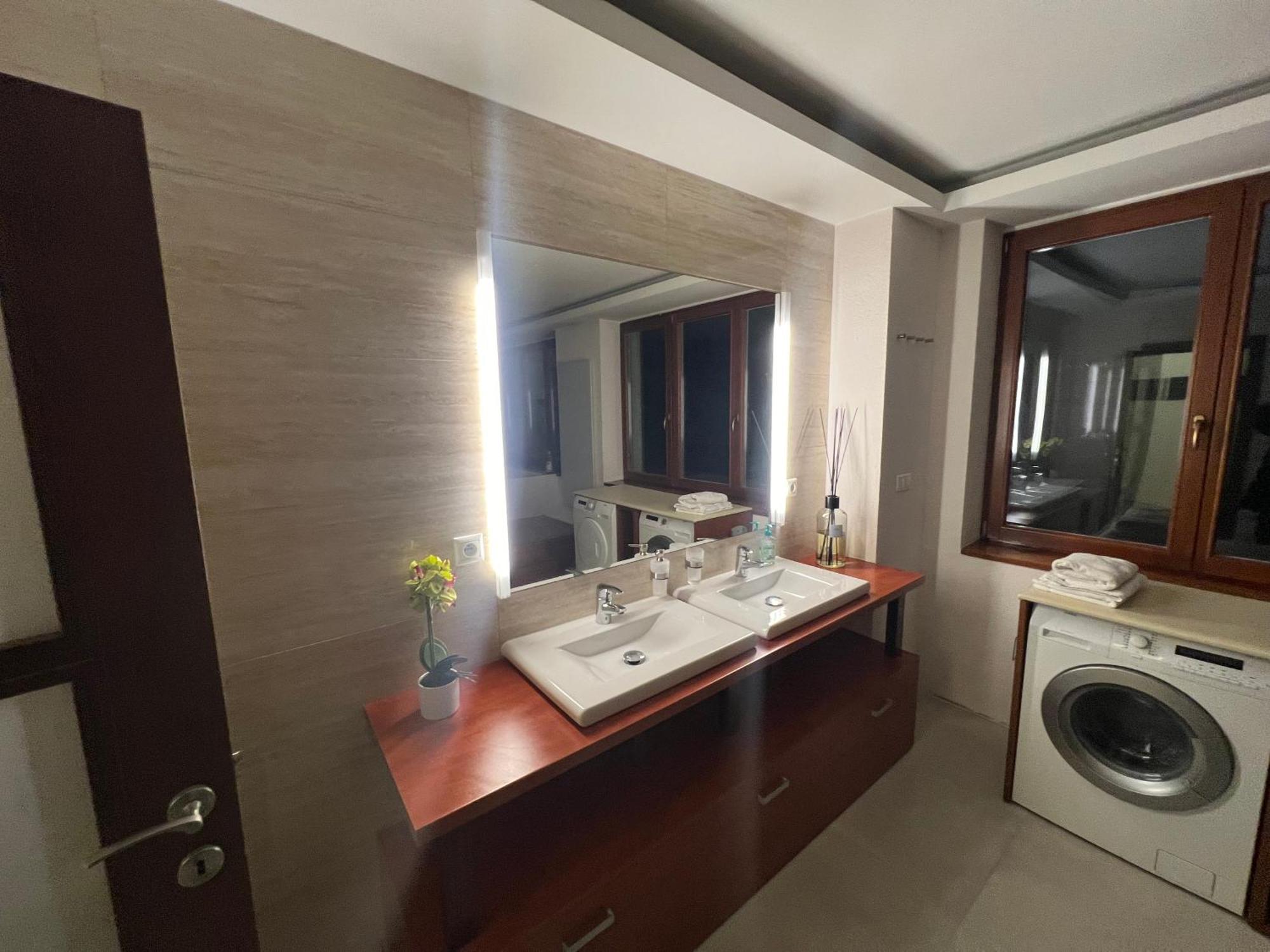 Old Town Apartment Братислава Экстерьер фото